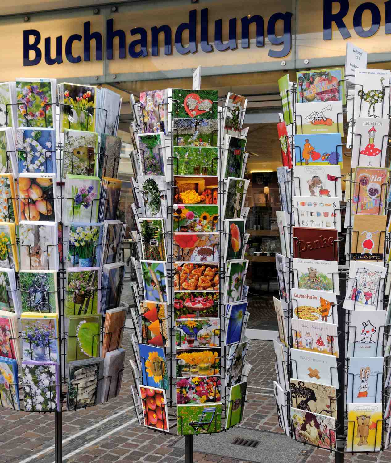 Stnder bei einer Buchhandlung